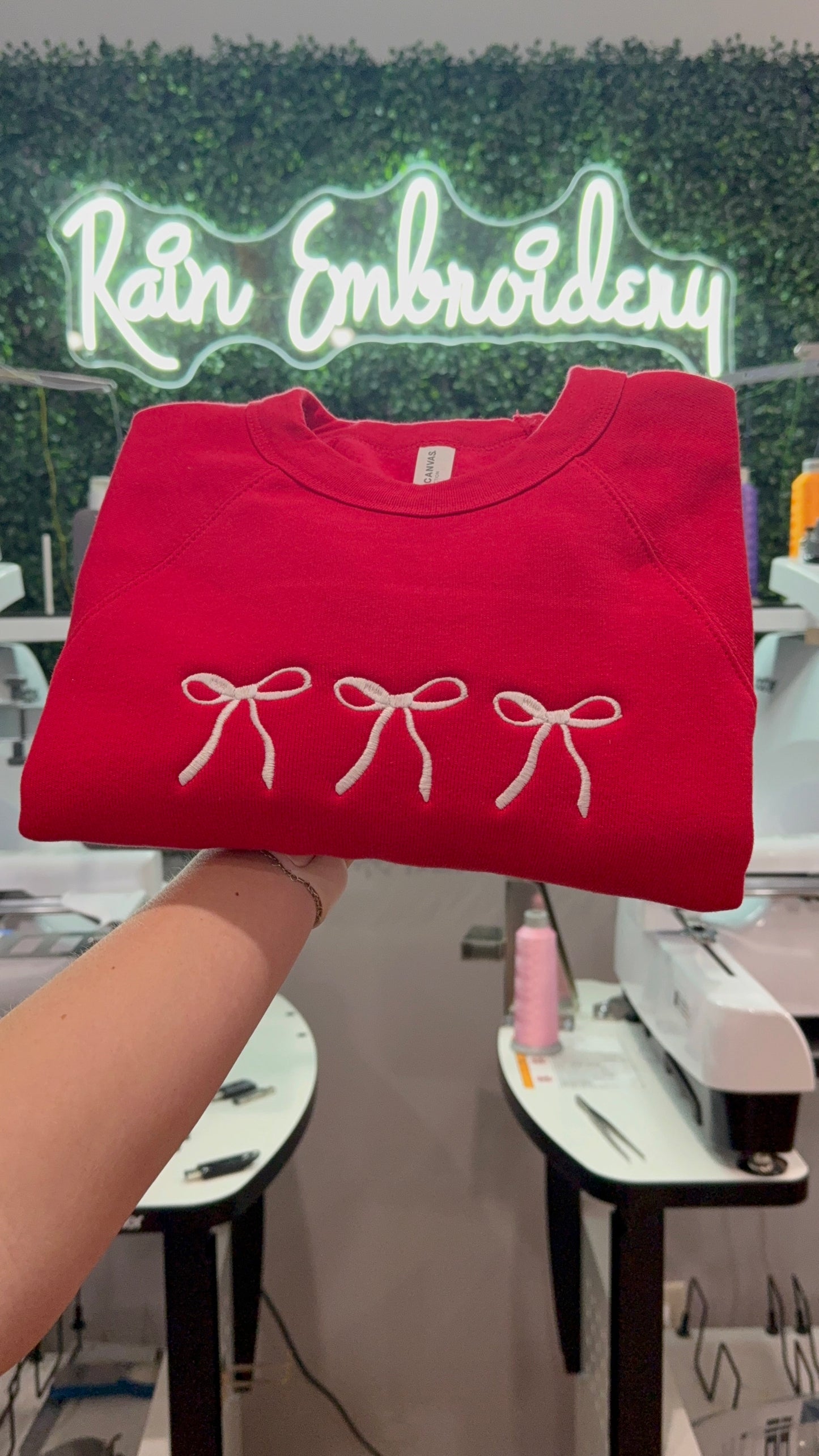 White Bow Trio Embroidered Sweatshirt