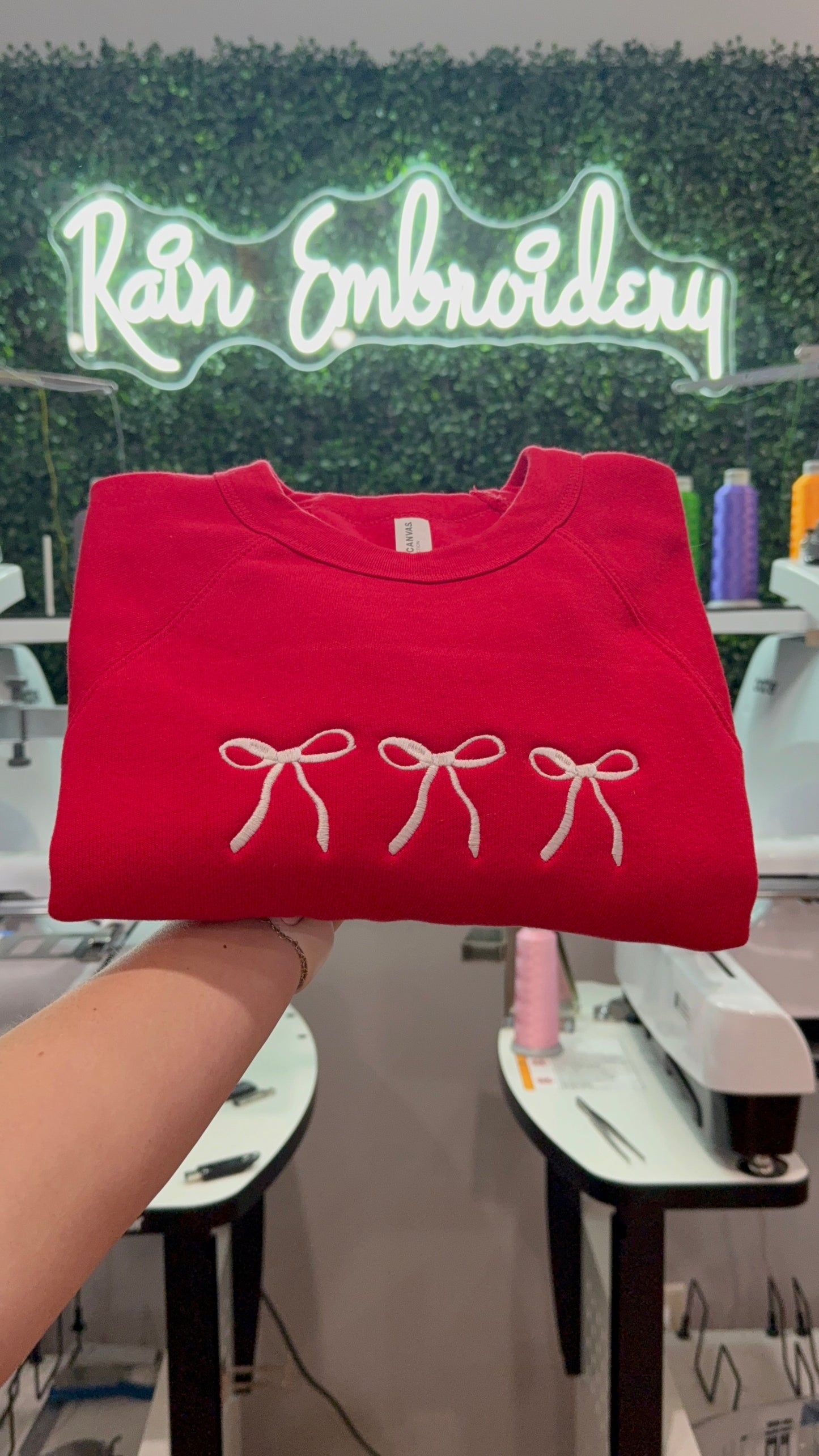 White Bow Trio Embroidered Sweatshirt