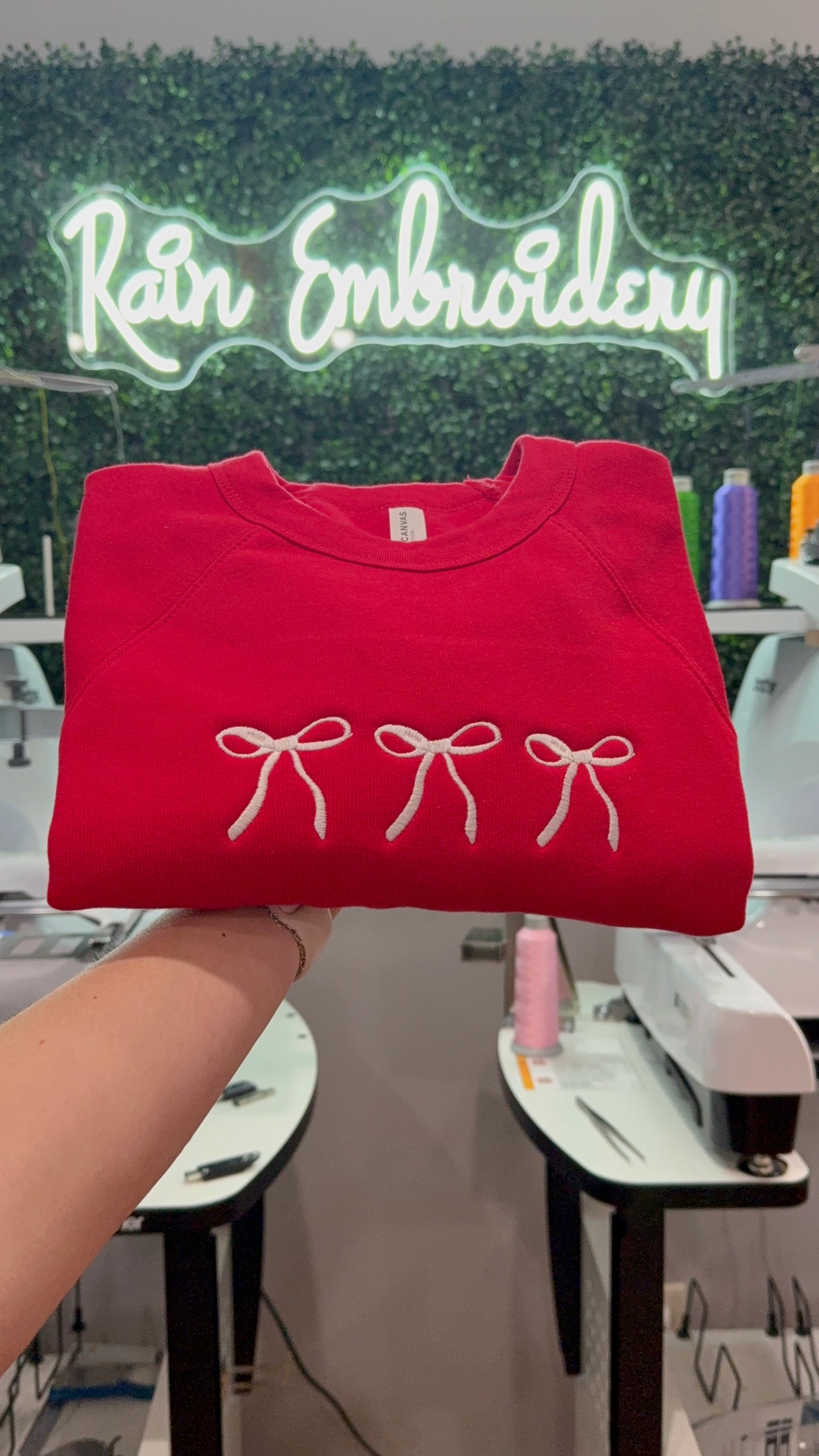 White Bow Trio Embroidered Sweatshirt