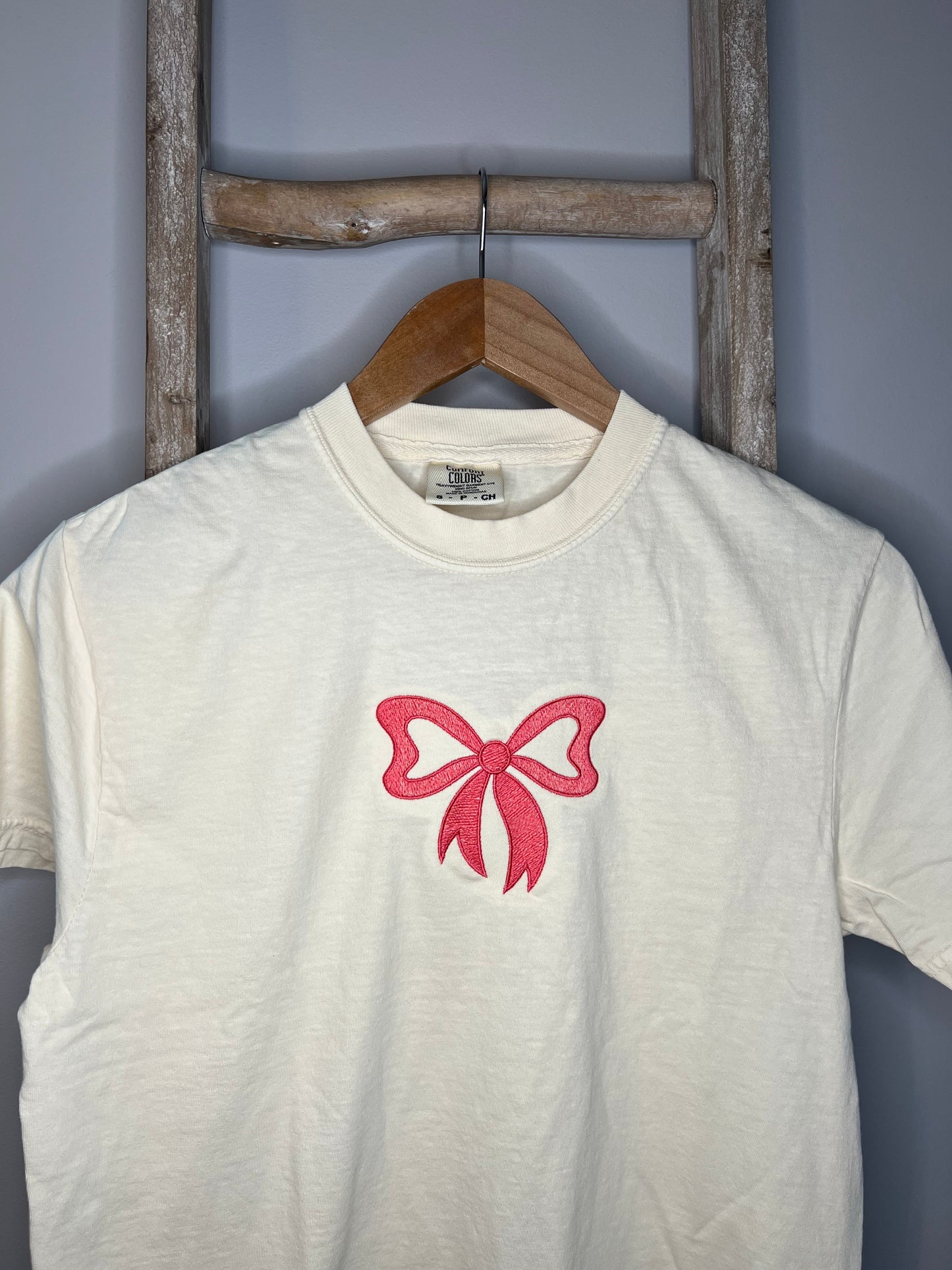 Pink Bow Embroidered Tee / Bow Embroidery