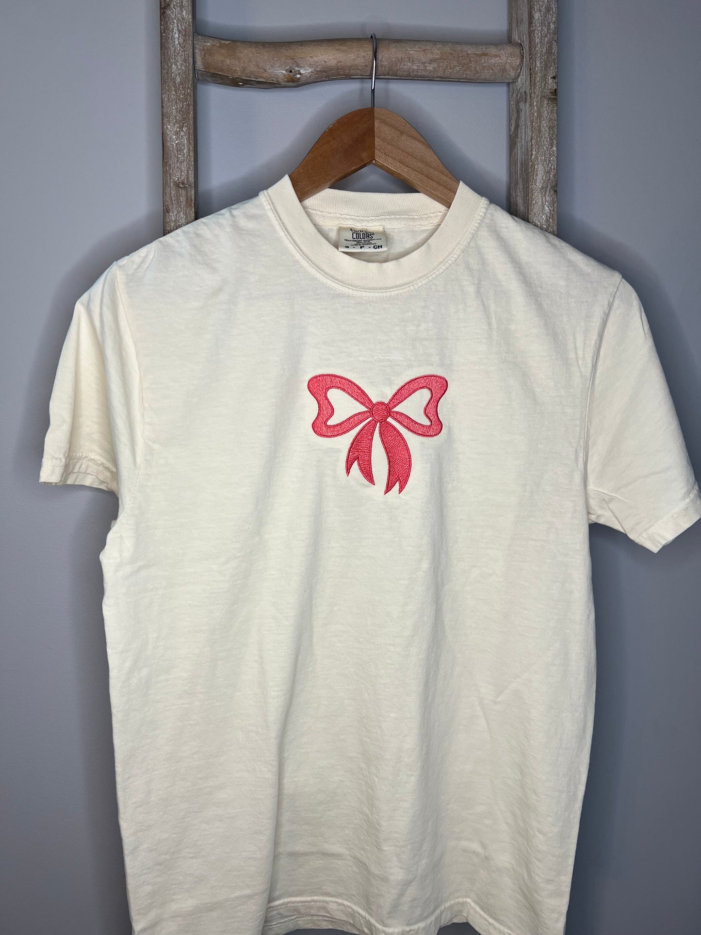 Pink Bow Embroidered Tee / Bow Embroidery