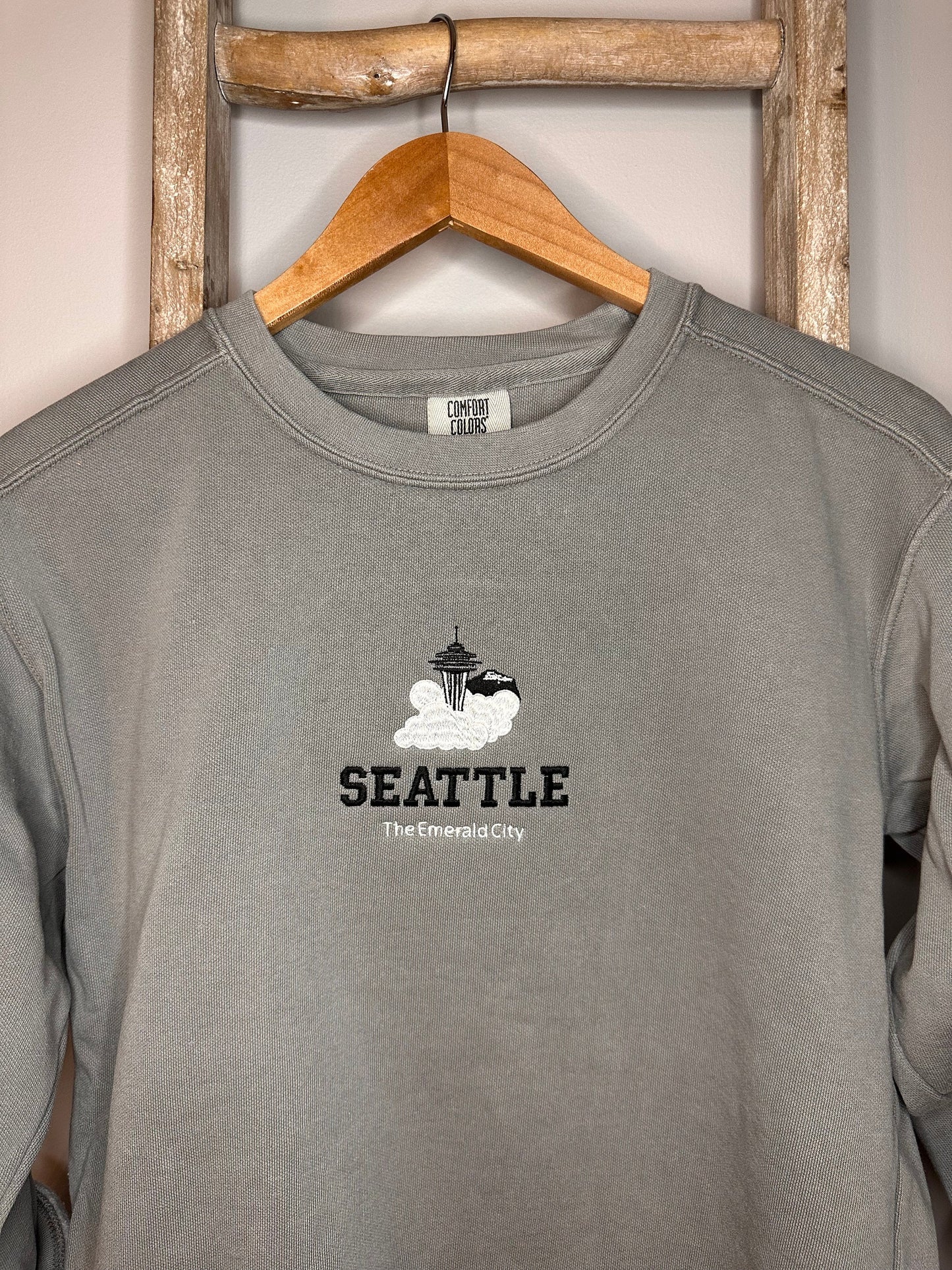 Seattle Washington Embroidered Crewneck / Seattle Crewneck / Space Needle Sweatshirt / Seattle Embroidery